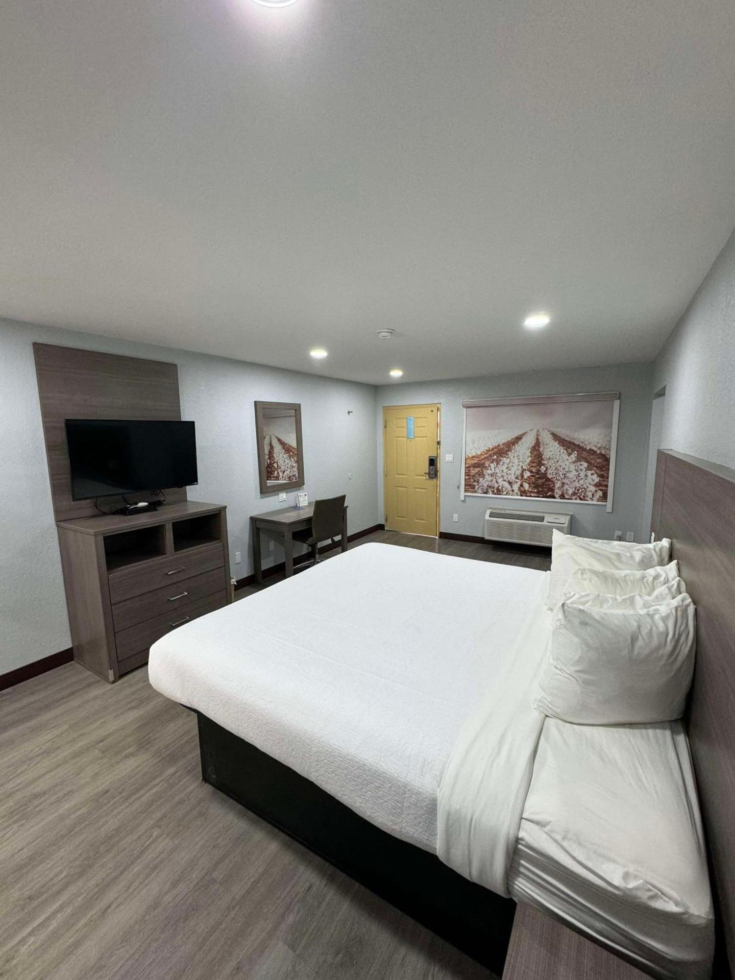 Surestay Hotel By Best Western Childress Exterior photo
