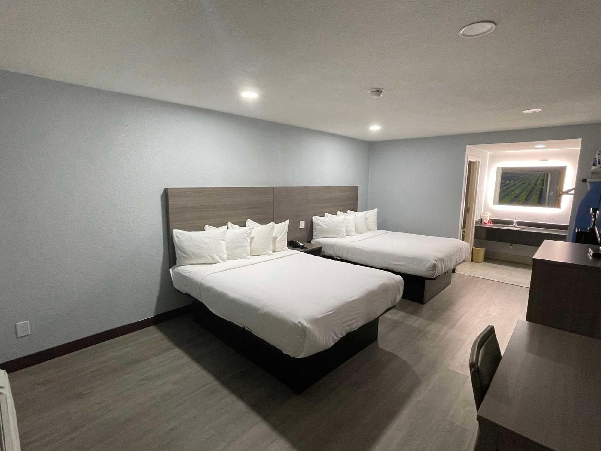 Surestay Hotel By Best Western Childress Exterior photo