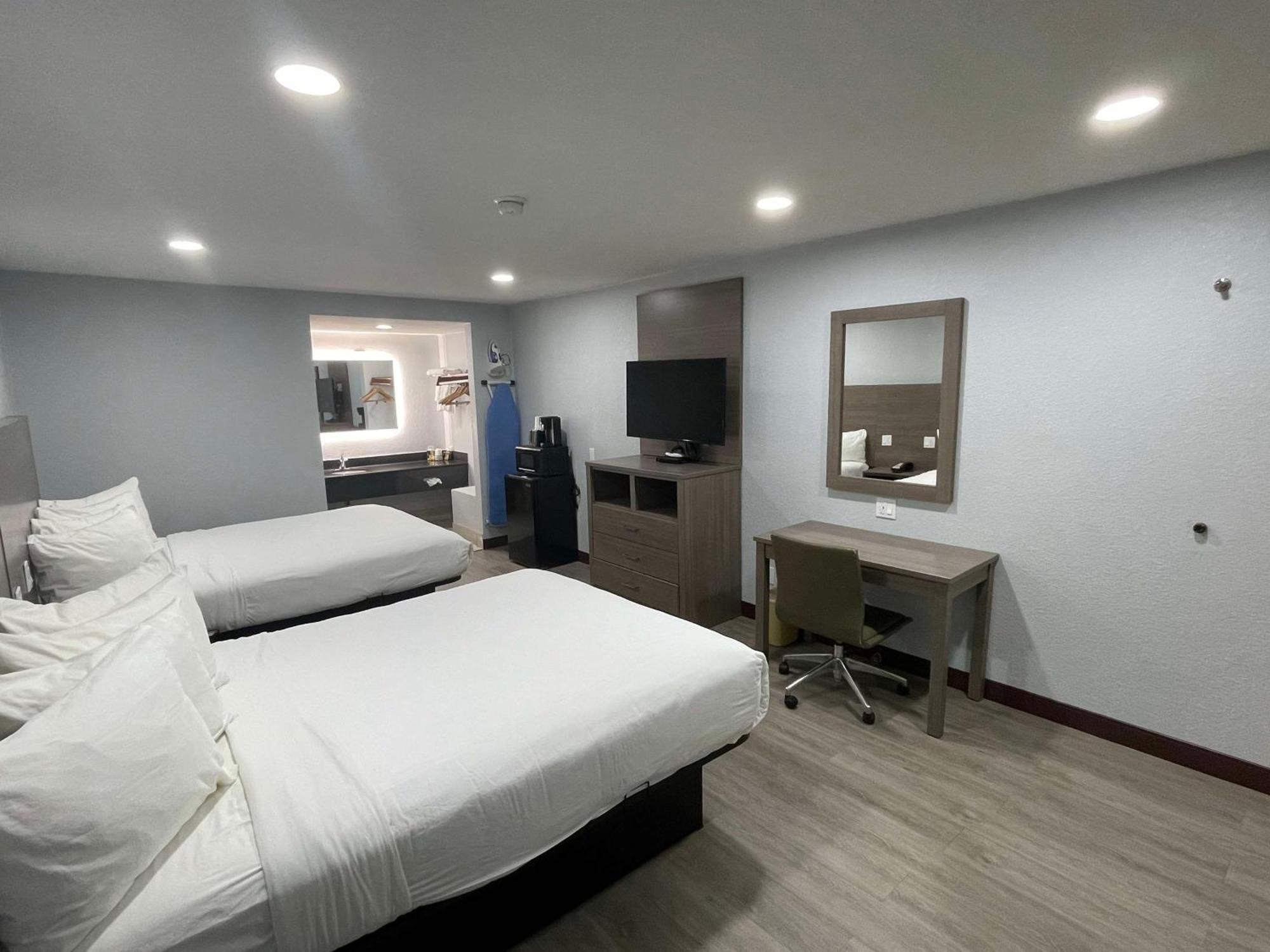 Surestay Hotel By Best Western Childress Exterior photo